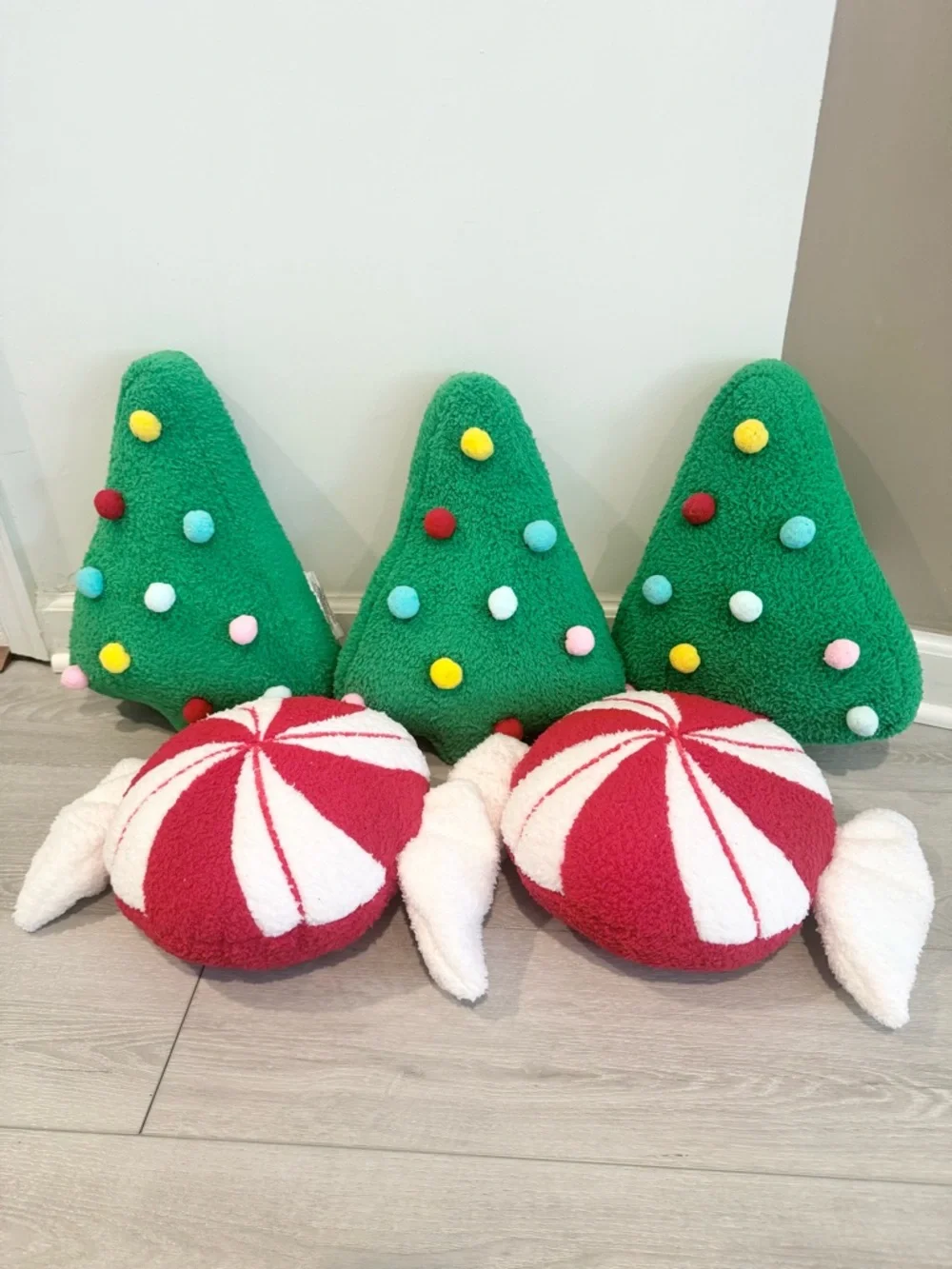 NWOT Christmas Pillow Lot of 5 Trees🎄 & Peppermint 🍬Candies Plush Holiday Decor